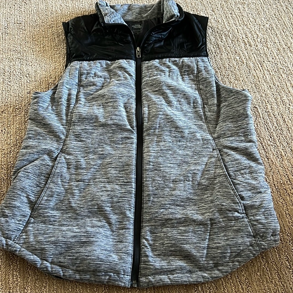 Women’s North Face Vest - XL